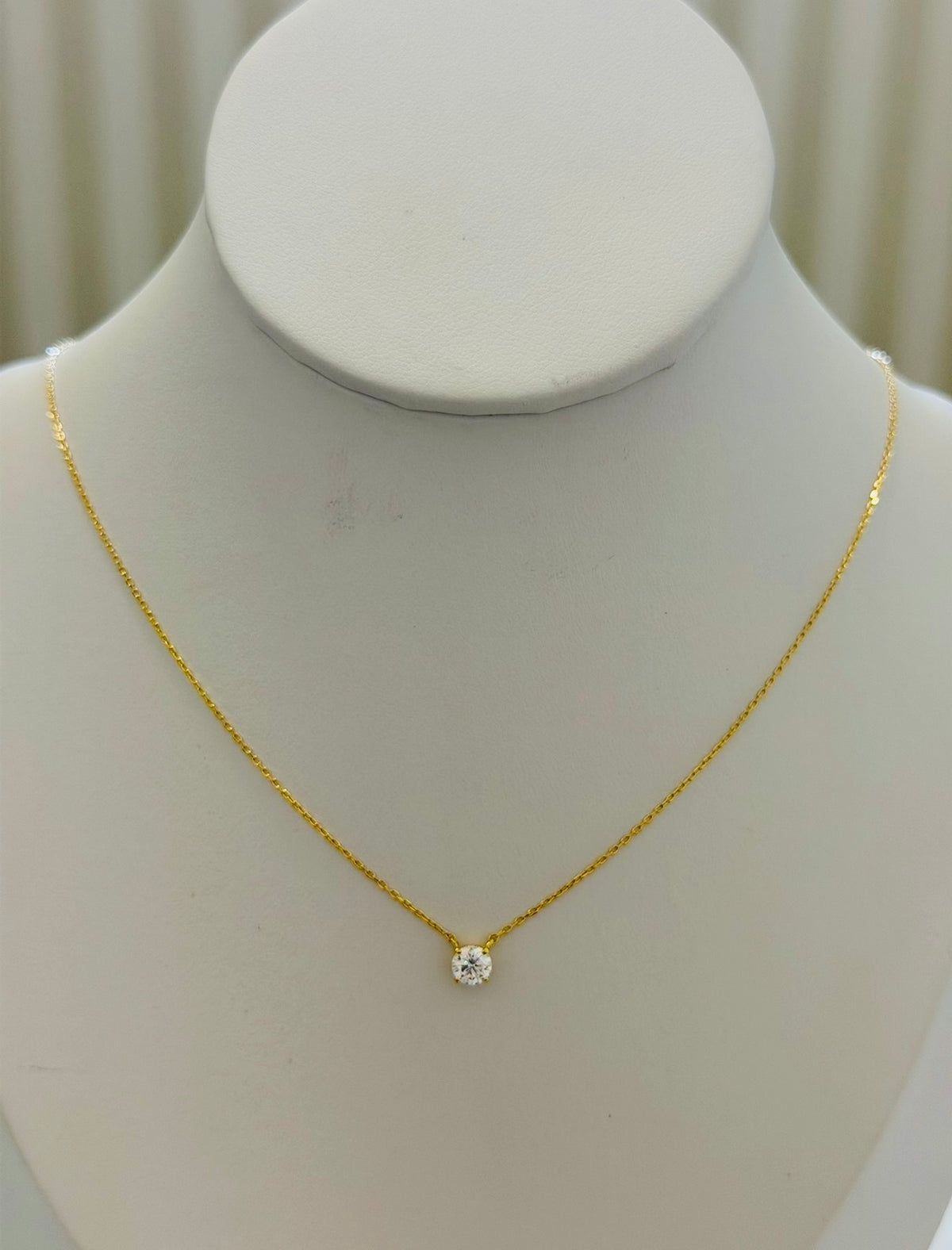 K18 Centered Dia Necklace