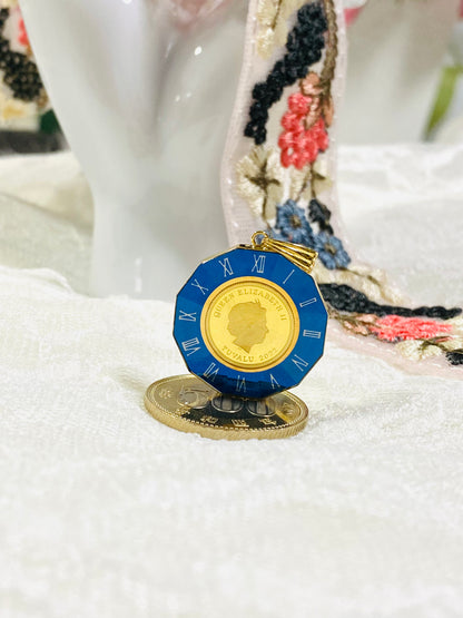 K18/24 w/ glass Elizabeth/Horse Pendant Top