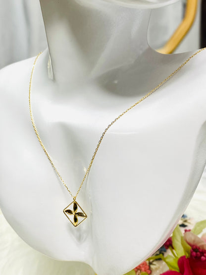 K18 japan gold Necklace