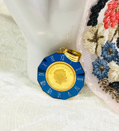 K18/24 w/ glass Elizabeth/Horse Pendant Top