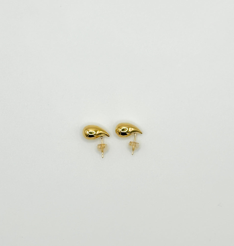 Teardrop Stud K18