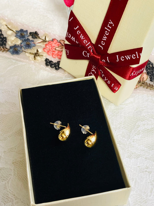 Teardrop Stud K18