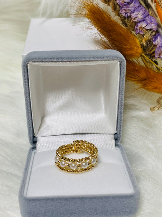 K18 Spiral Ring with pearl